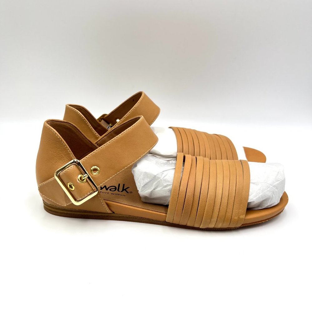8N 8 NARROW Softwalk Womens Cori Strappy Tan Beige Leather Flat Sandals Shoes